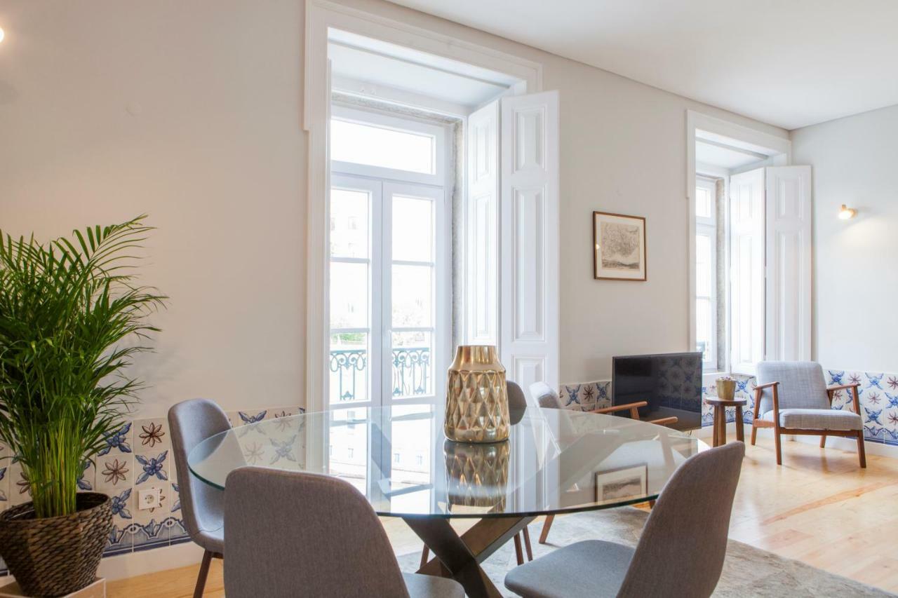 Appartement Alfama St George Castle District Fabulous 3 Bedrooms 2 Bathrooms Ac Balcony 1st Floor 19th Century Building Lisboa