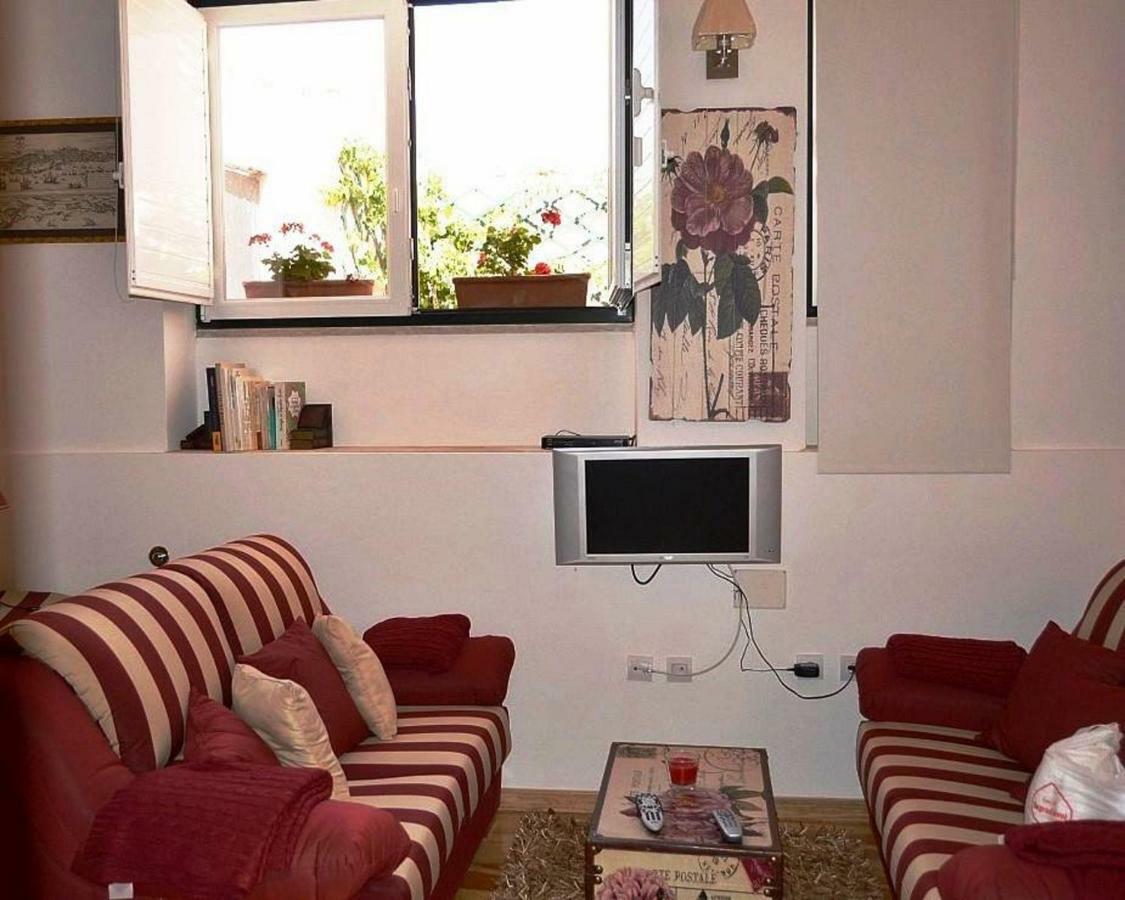 Apartment Bairro Alto House, By Timecooler