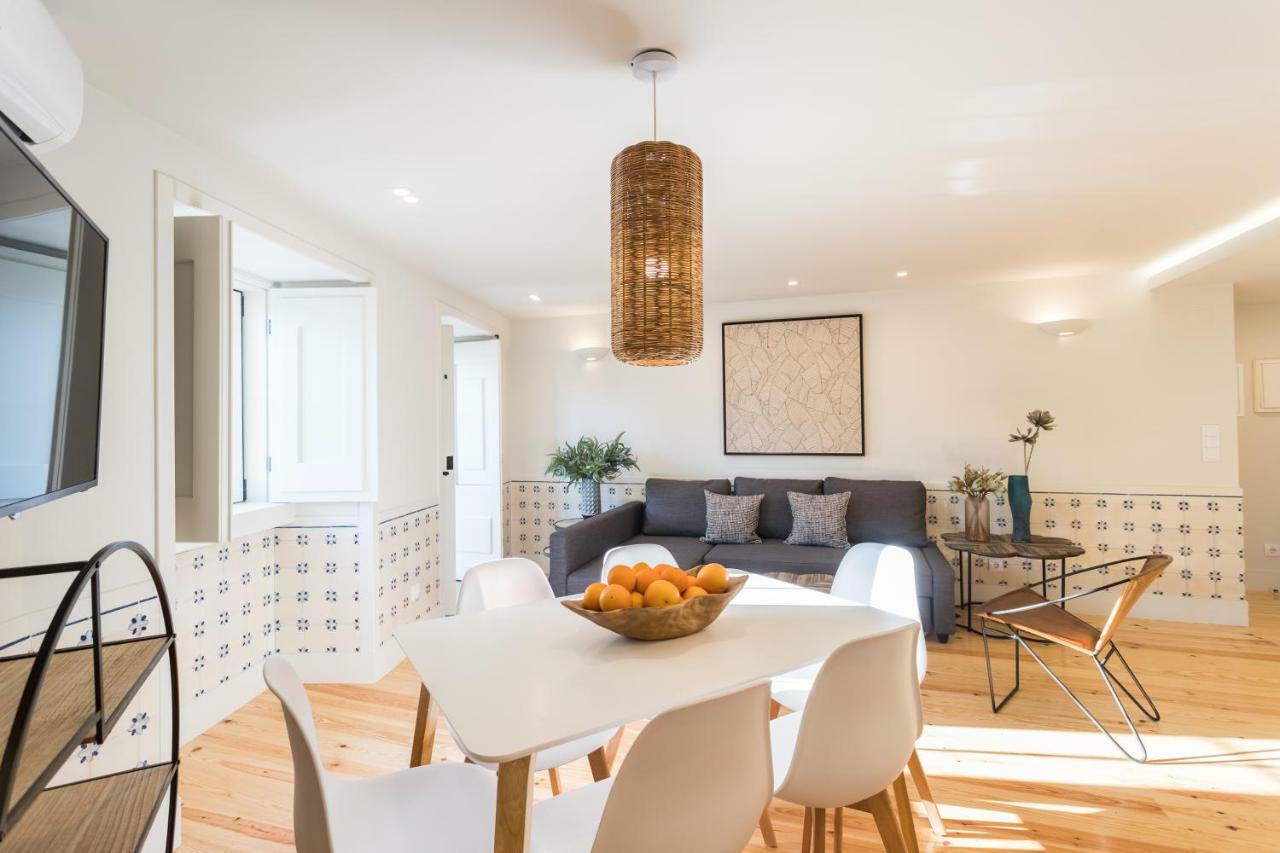 Alfama Cozy Two-bedroom W/ River View - By Lu Holidays Apartment *