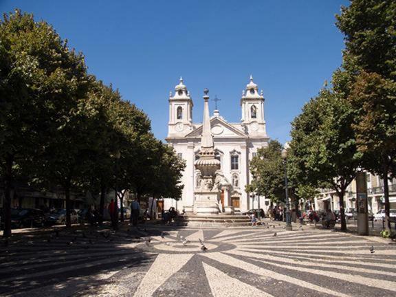 Charming & Modern Flat Close To Time Out Market Appartement Lissabon