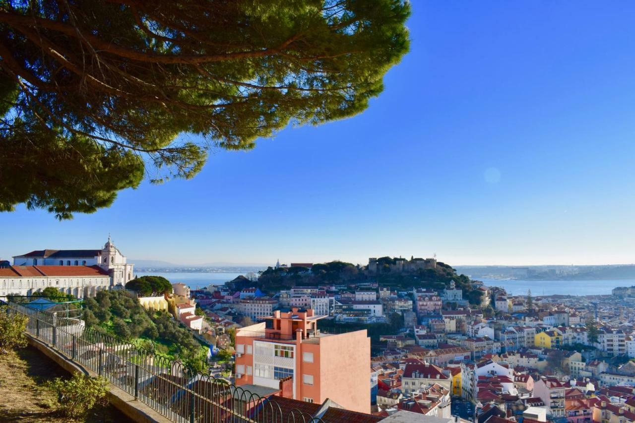 Aesthetic Riverview In Historical Apartment Lisbon
