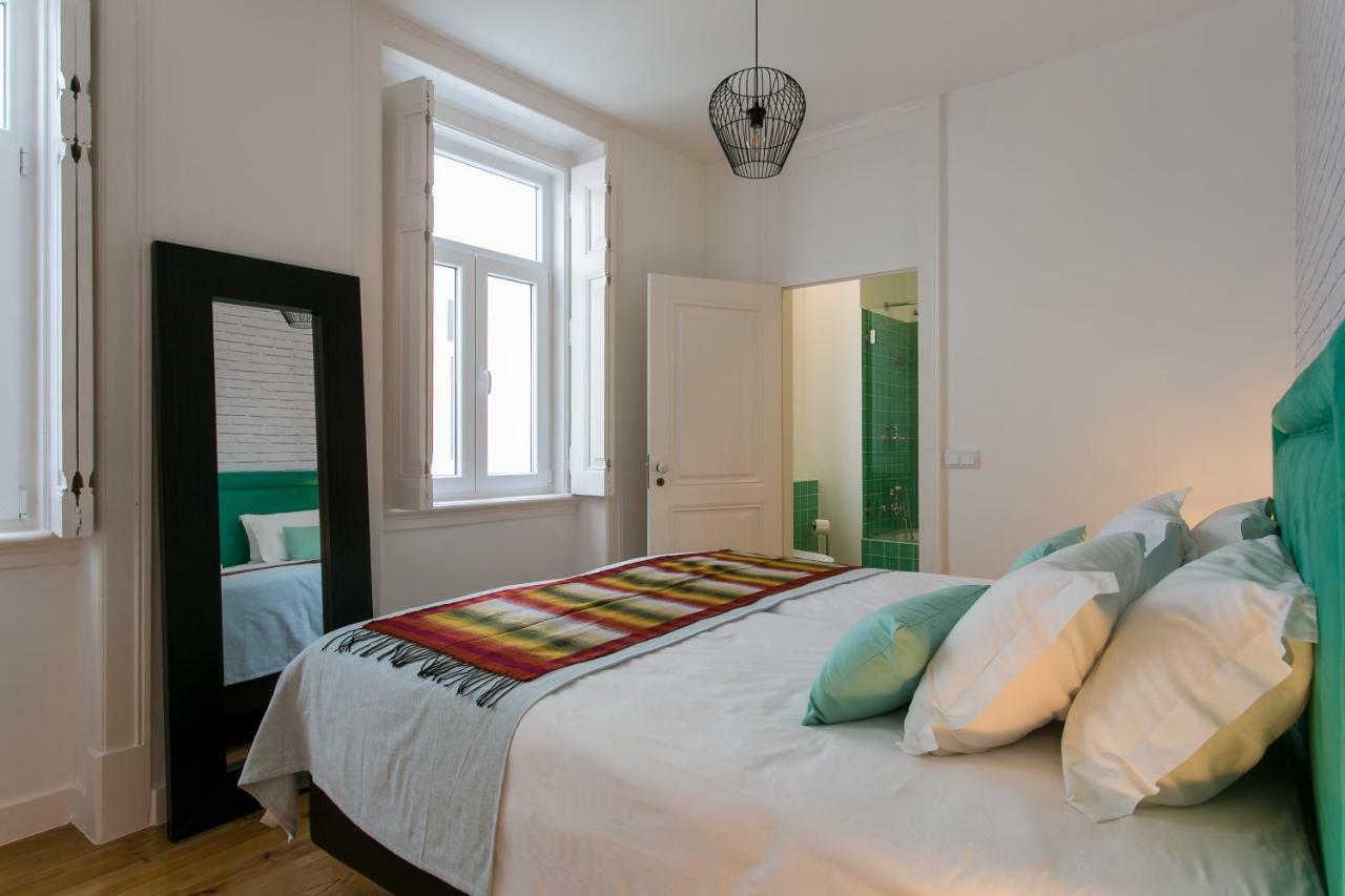 Apartment Joivy Gorgeous 3br With Balcony Nearby Time Out Market Lissabon