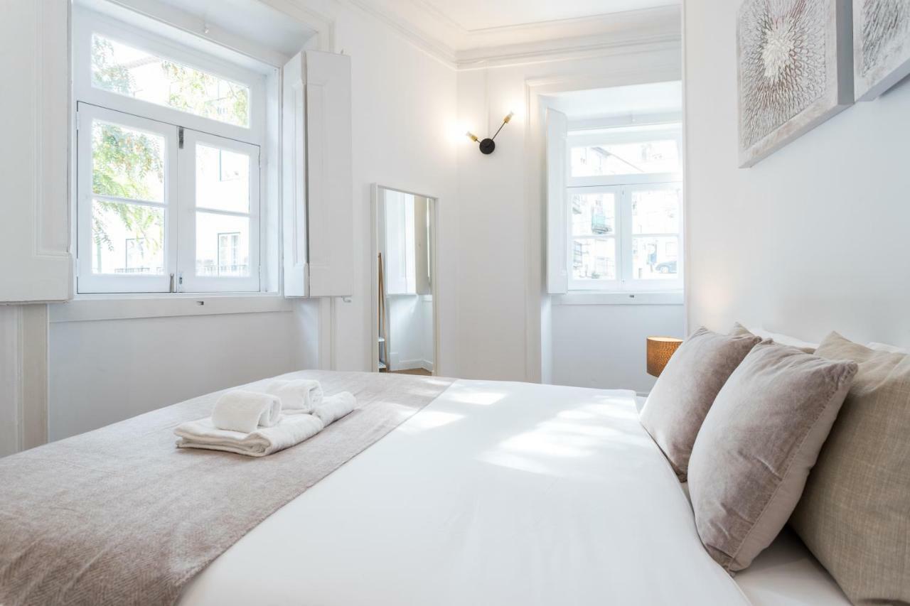 Alfama Tale Four-bedroom W/ River View - By Lu Holidays Apartment