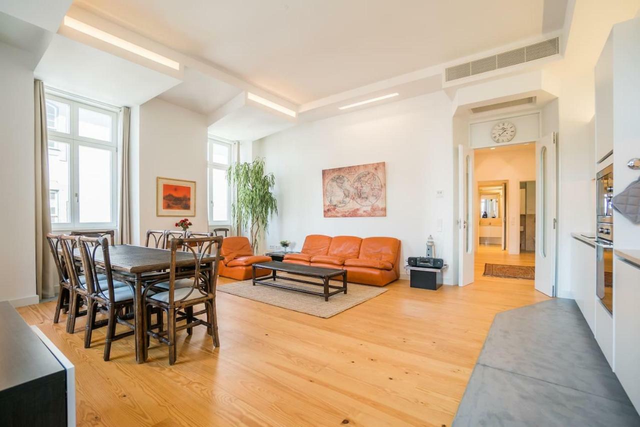 Spacious & Bright In Cais Sodre Lisboa