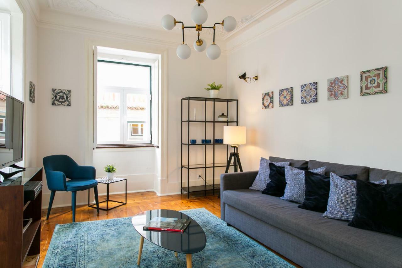 Joivy Splendid 2br Flat In Bairro Alto, Nearby Luis De Camoes Square Lissabon
