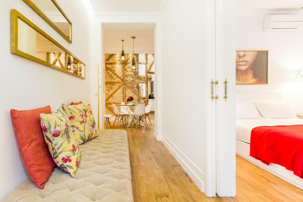 Gold 37399al And Silver 37404al Appartement Lissabon