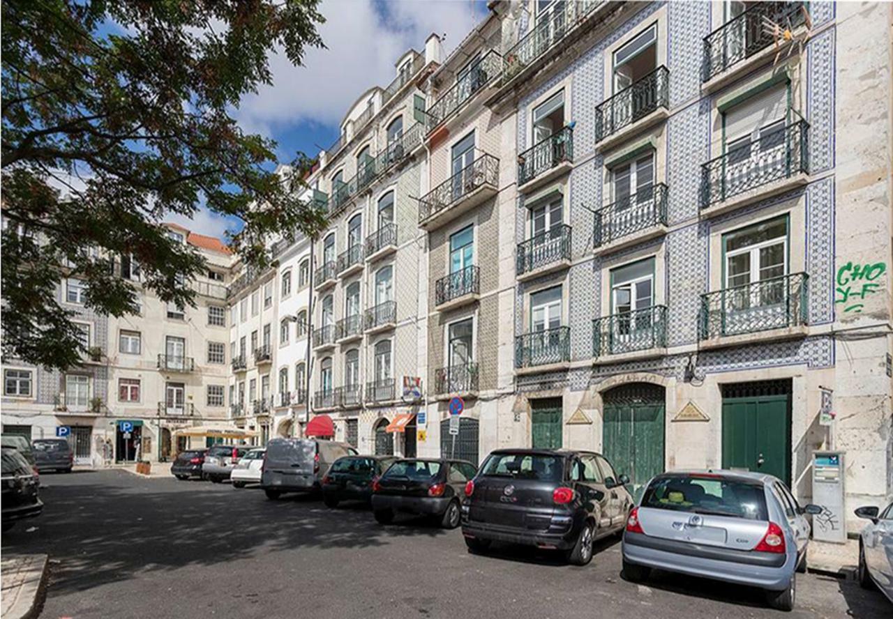 Sleeping To The Sound Of Fado * Lisboa
