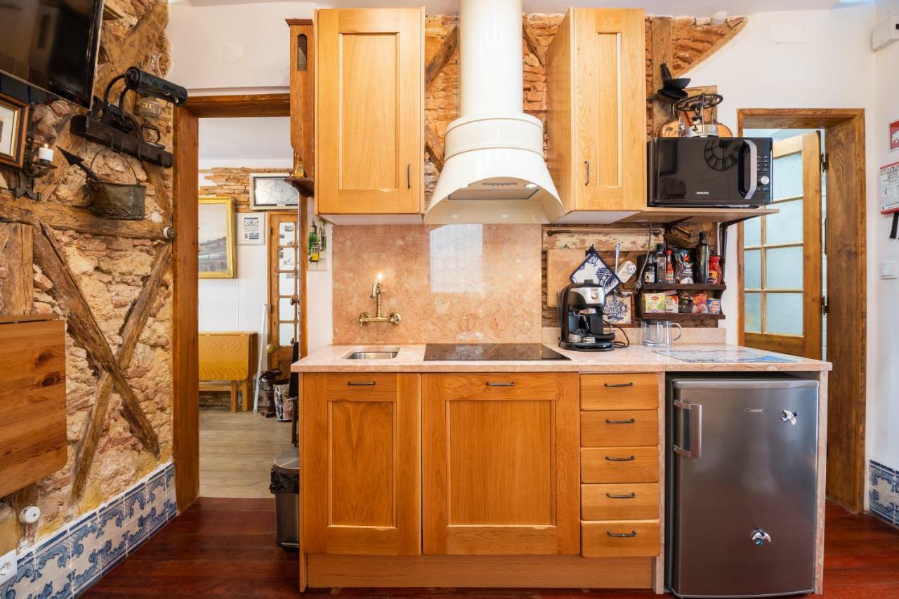 Romantic Medieval Apartment Lissabon