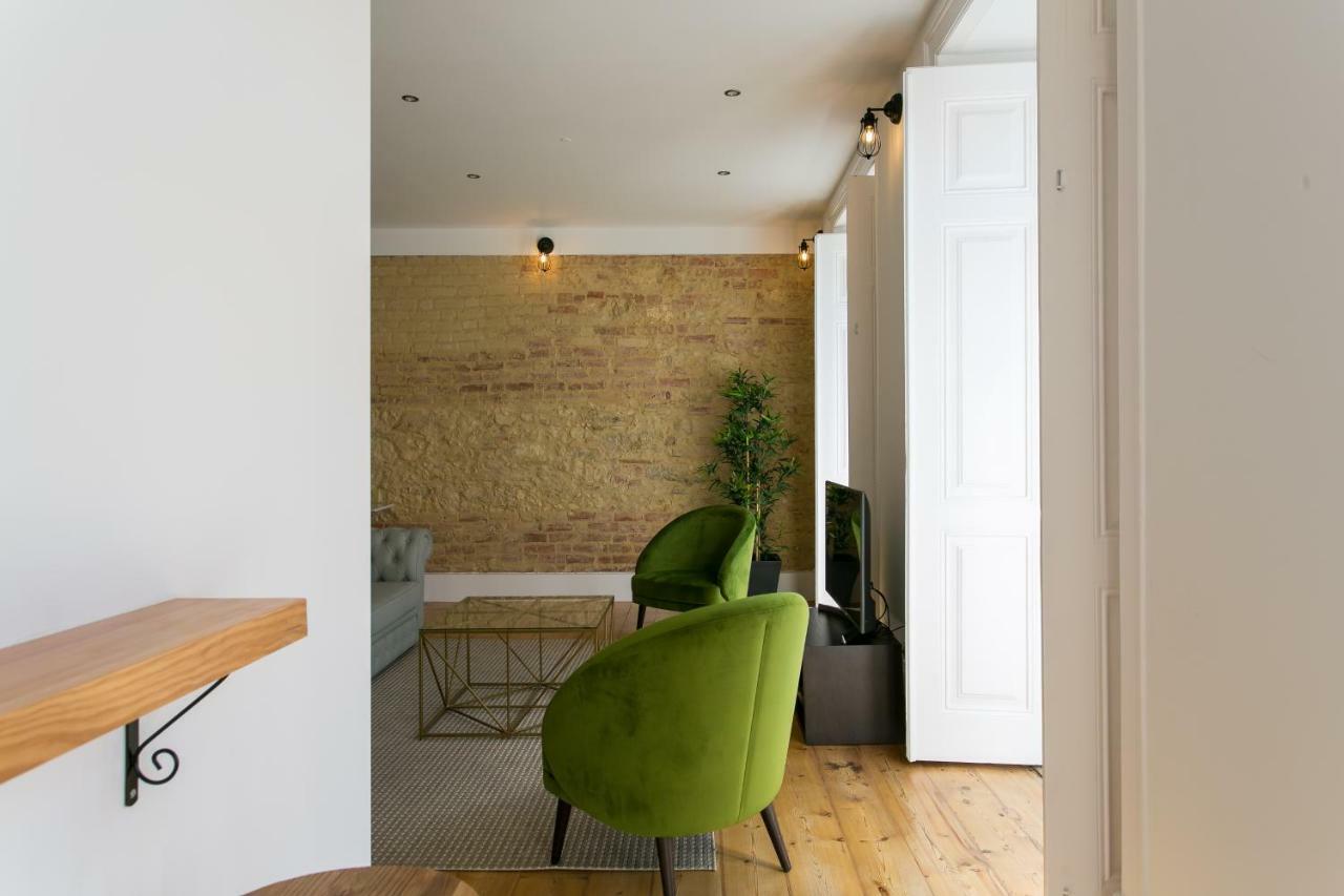 Apartment Joivy Gorgeous 3br With Balcony Nearby Time Out Market Lissabon