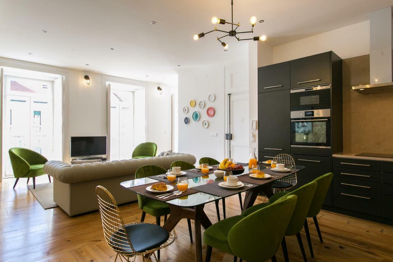 Apartment Joivy Gorgeous 3br With Balcony Nearby Time Out Market Lissabon