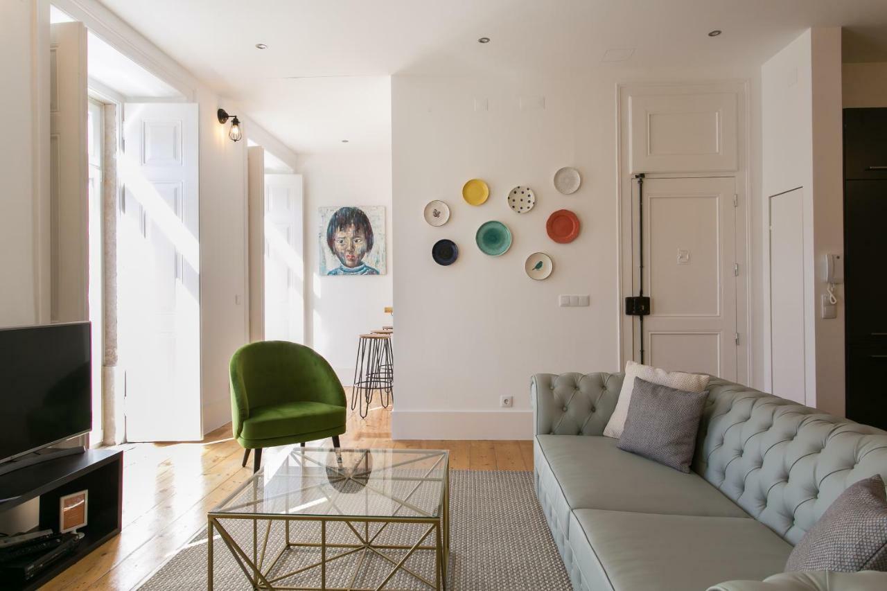 Apartment Joivy Gorgeous 3br With Balcony Nearby Time Out Market Lissabon