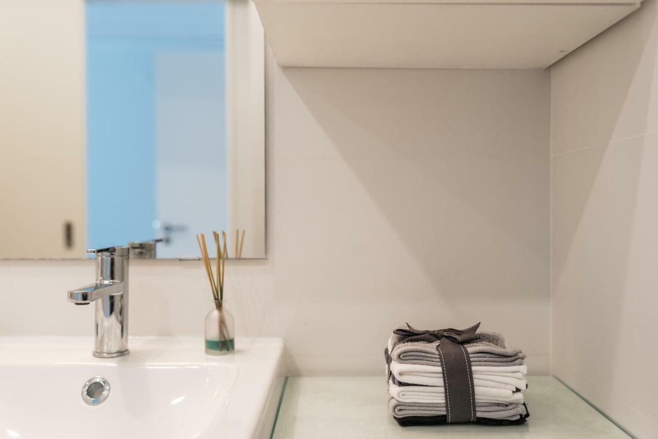 Light-filled, Fully Renovated Near Belém, By Timecooler Appartement *