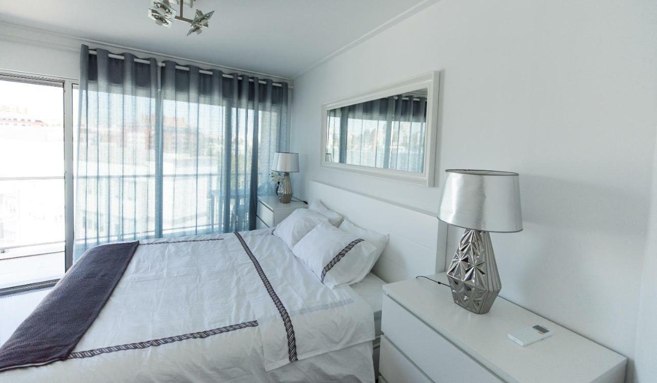 Charming With Balcony & Pool Apartment Lisbon