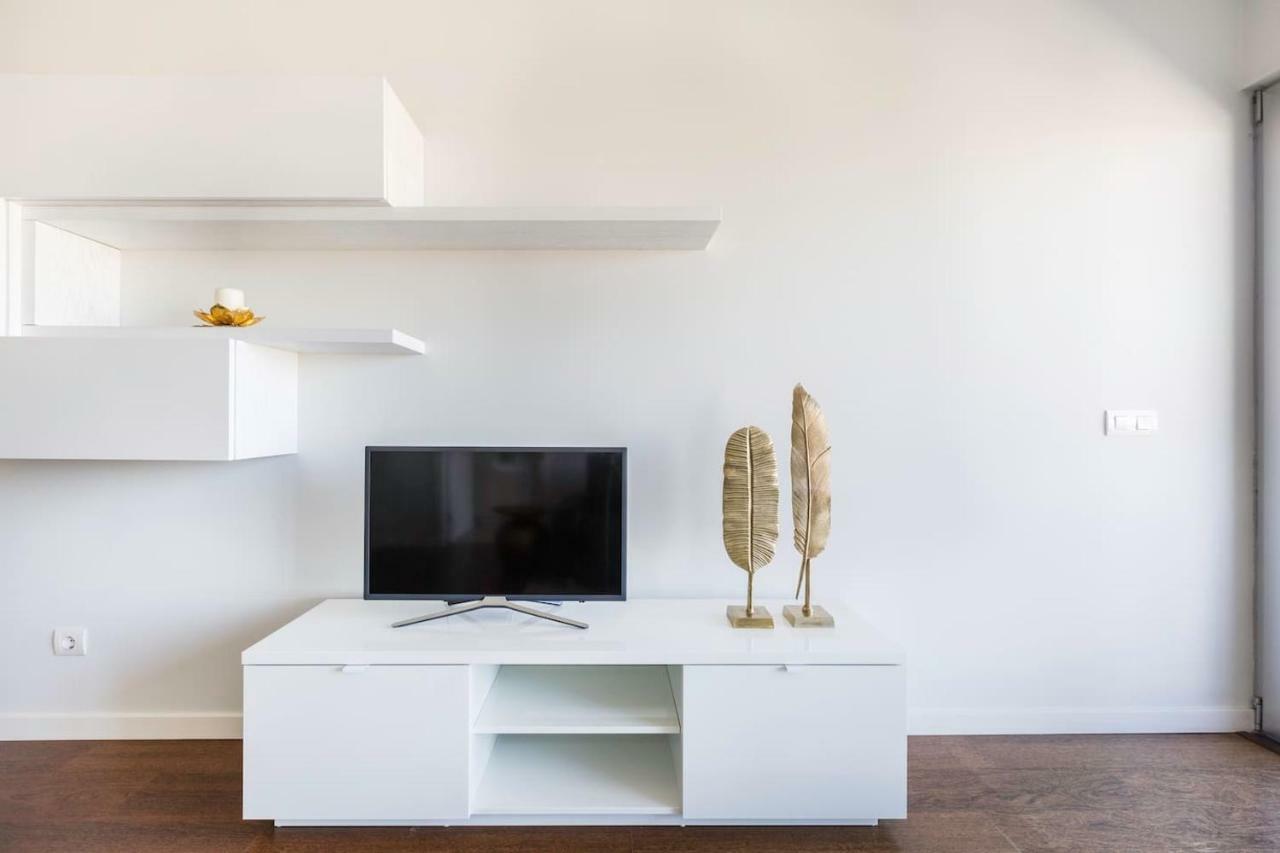 Amazing Flat - Pool And Parking Apartamento Lisboa