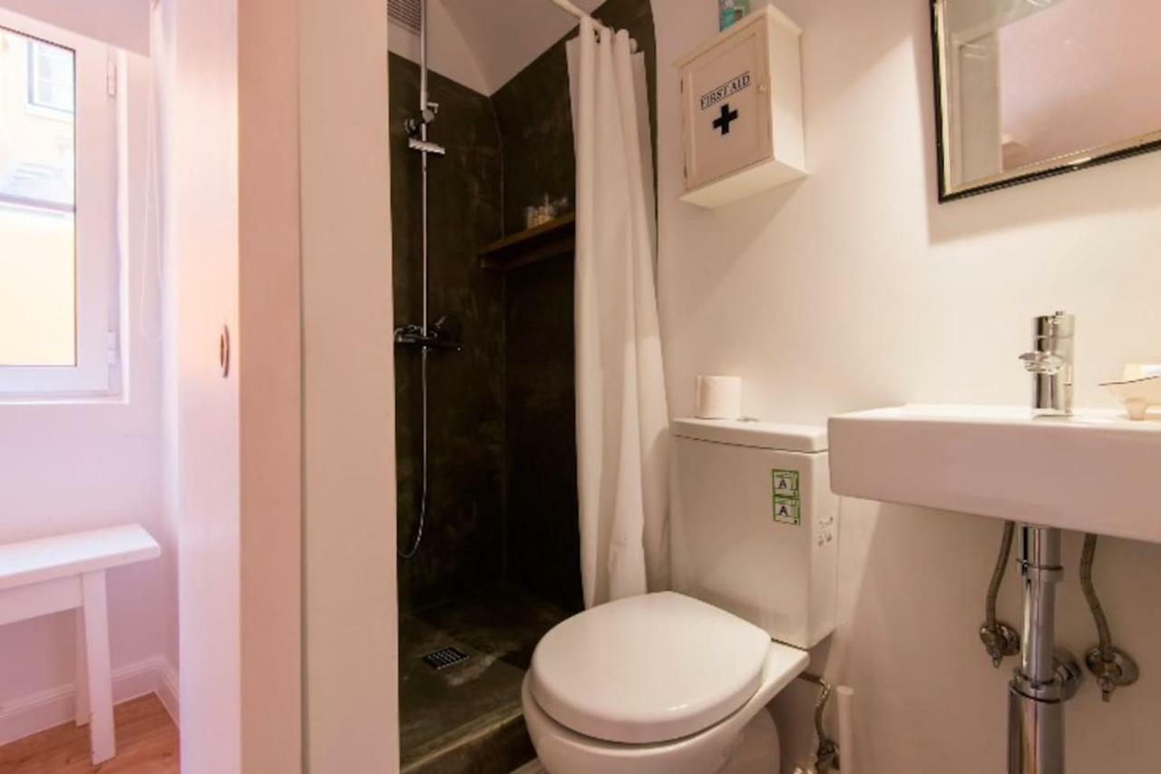 Apartment Hidden Gem In Prazeres - Self Check-in - Lx Factory Lissabon