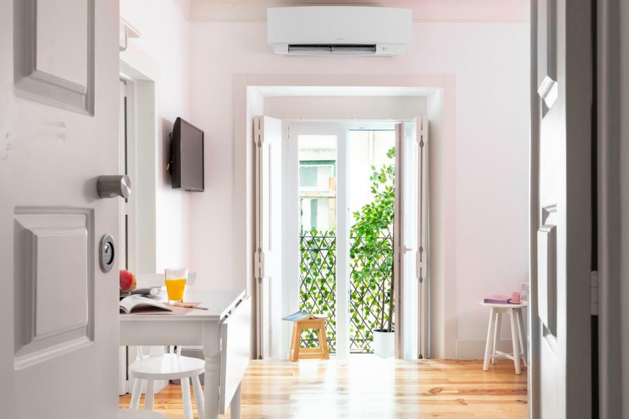 Appartement Altido Chic 1br Apt With Balcony Close By Graça Viewpoint&tram Stops Lisboa