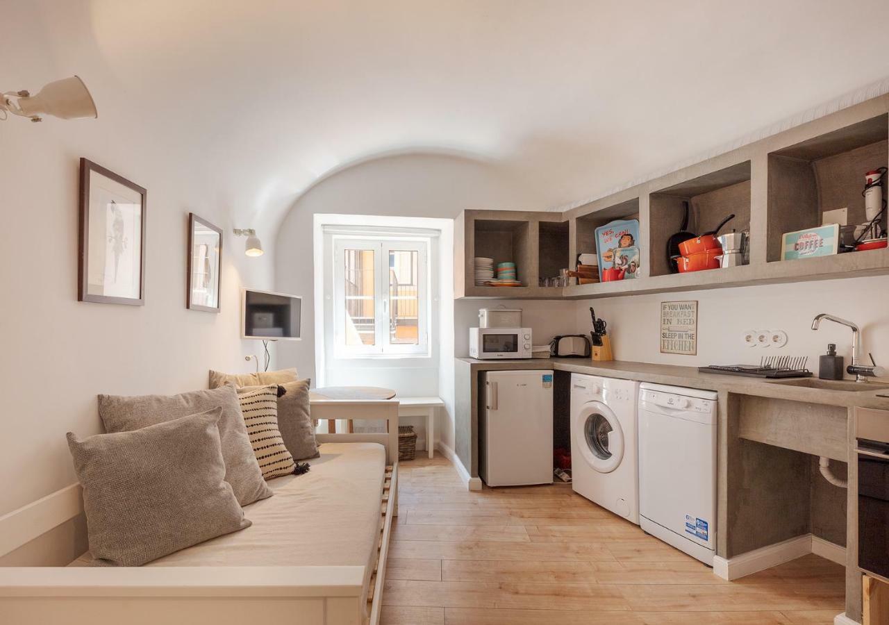 Hidden Gem In Prazeres - Self Check-in - Lx Factory Apartment