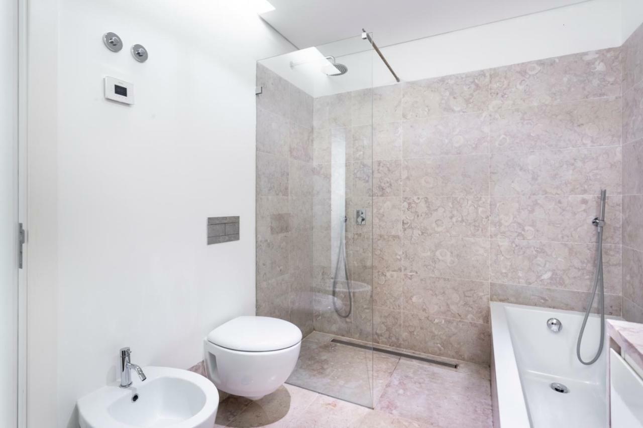 Apartment Altido Bright And Elegant 1br With Workspace And Huge Terrace In Pena, Close By Viewpoint Lisbon