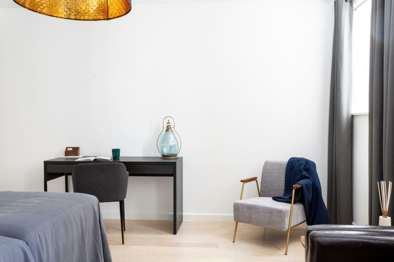 Altido Bright And Elegant 1br With Workspace And Huge Terrace In Pena, Close By Viewpoint Apartment Lisbon