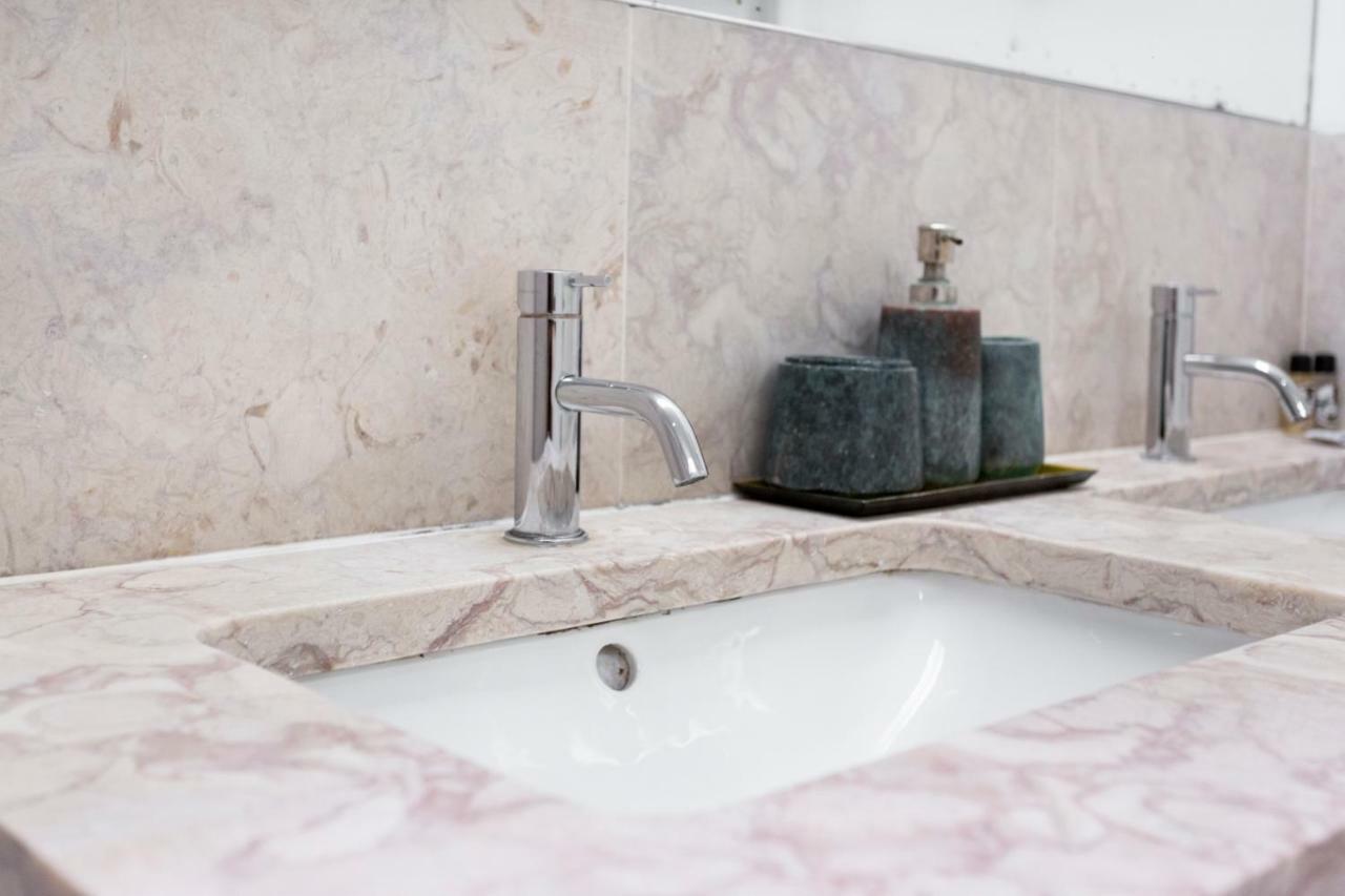Altido Bright And Elegant 1br With Workspace And Huge Terrace In Pena, Close By Viewpoint