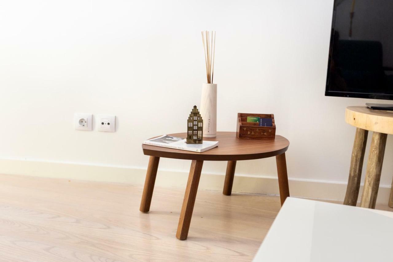 Altido Bright And Elegant 1br With Workspace And Huge Terrace In Pena, Close By Viewpoint Apartment Lisbon
