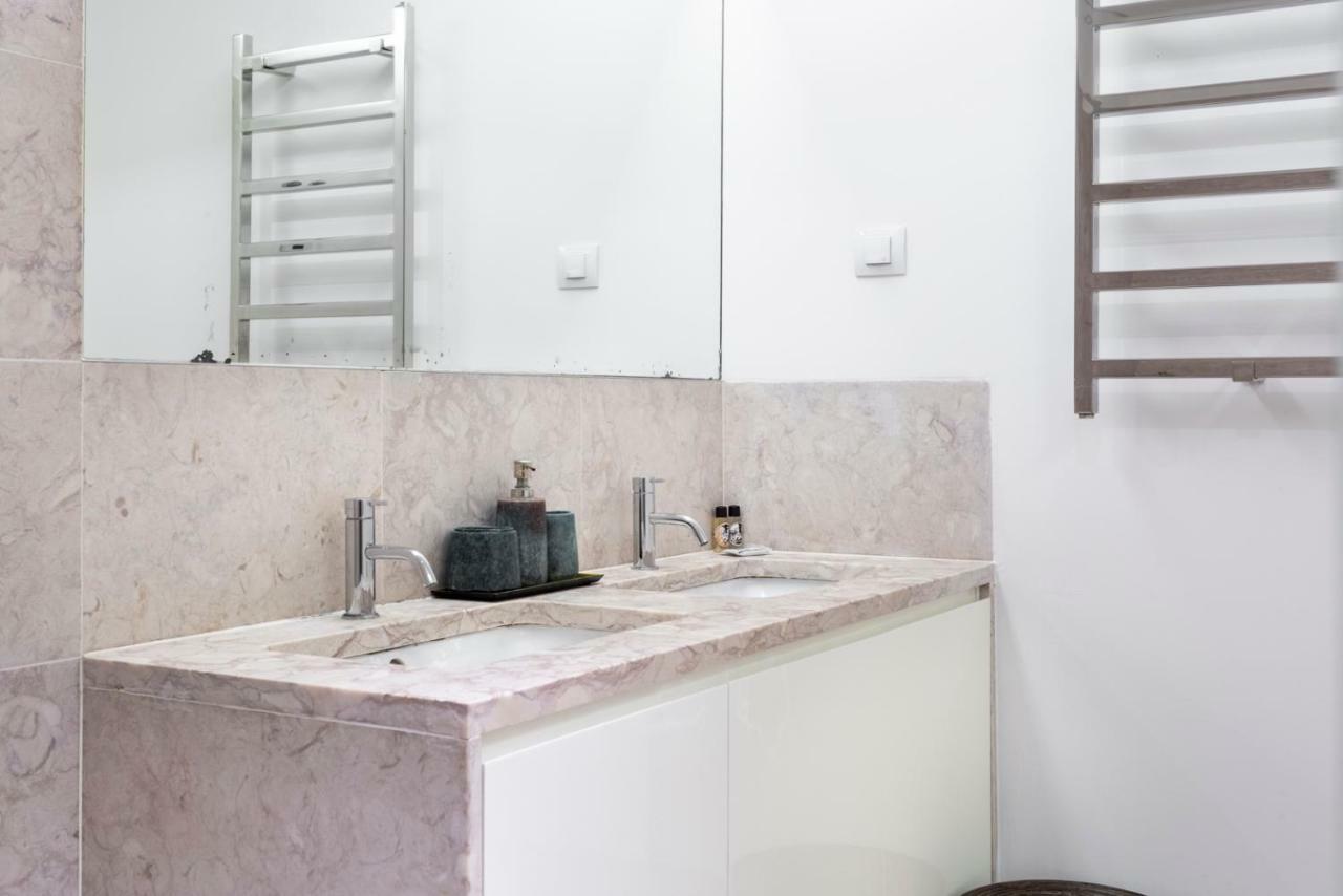 Apartment Altido Bright And Elegant 1br With Workspace And Huge Terrace In Pena, Close By Viewpoint
