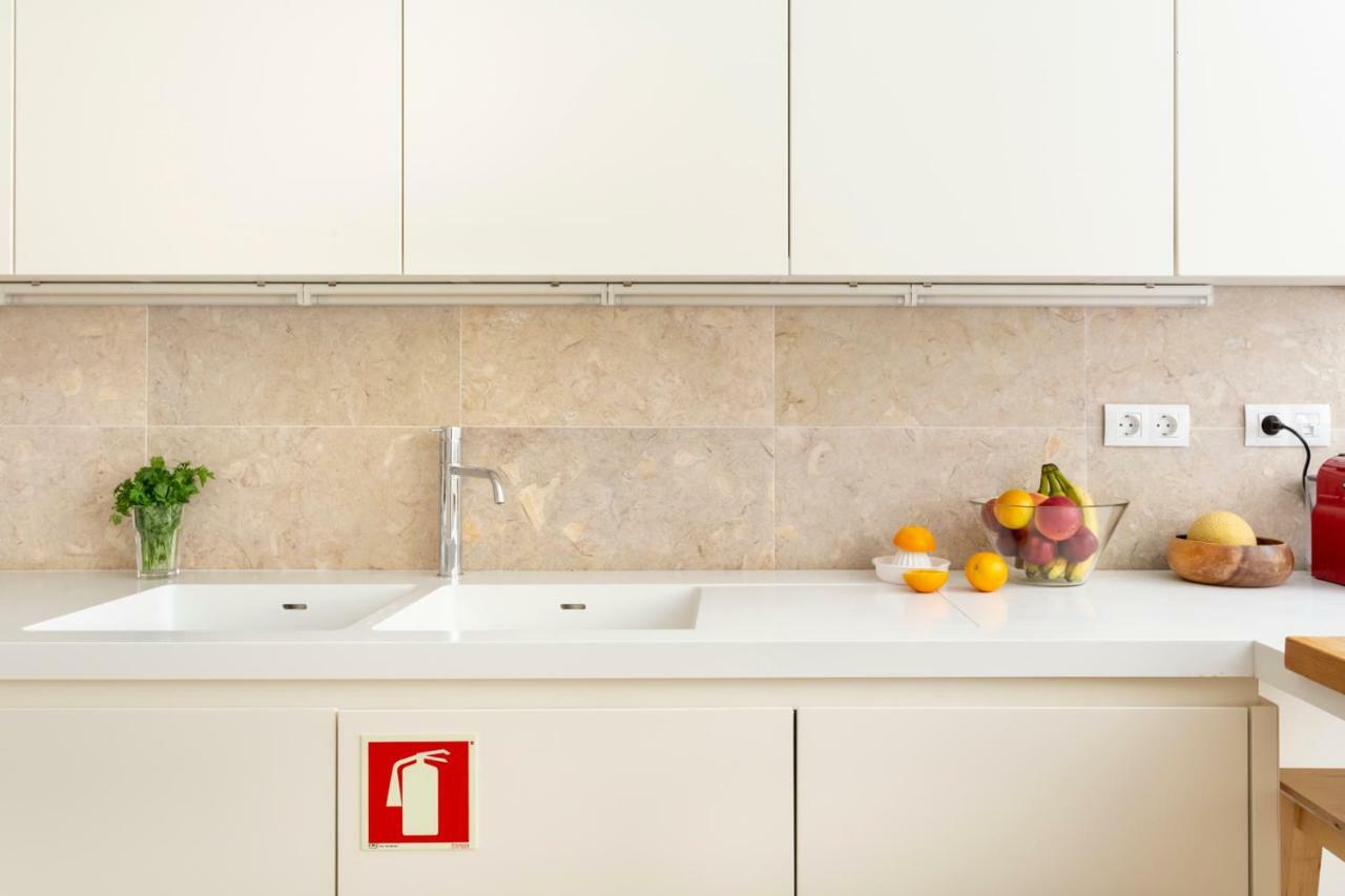 Appartement Altido Bright And Elegant 1br With Workspace And Huge Terrace In Pena, Close By Viewpoint