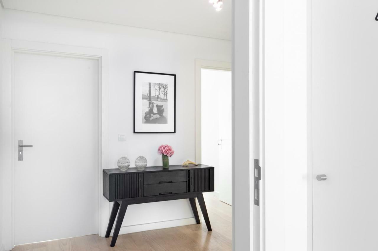 Altido Bright And Elegant 1br With Workspace And Huge Terrace In Pena, Close By Viewpoint Apartment