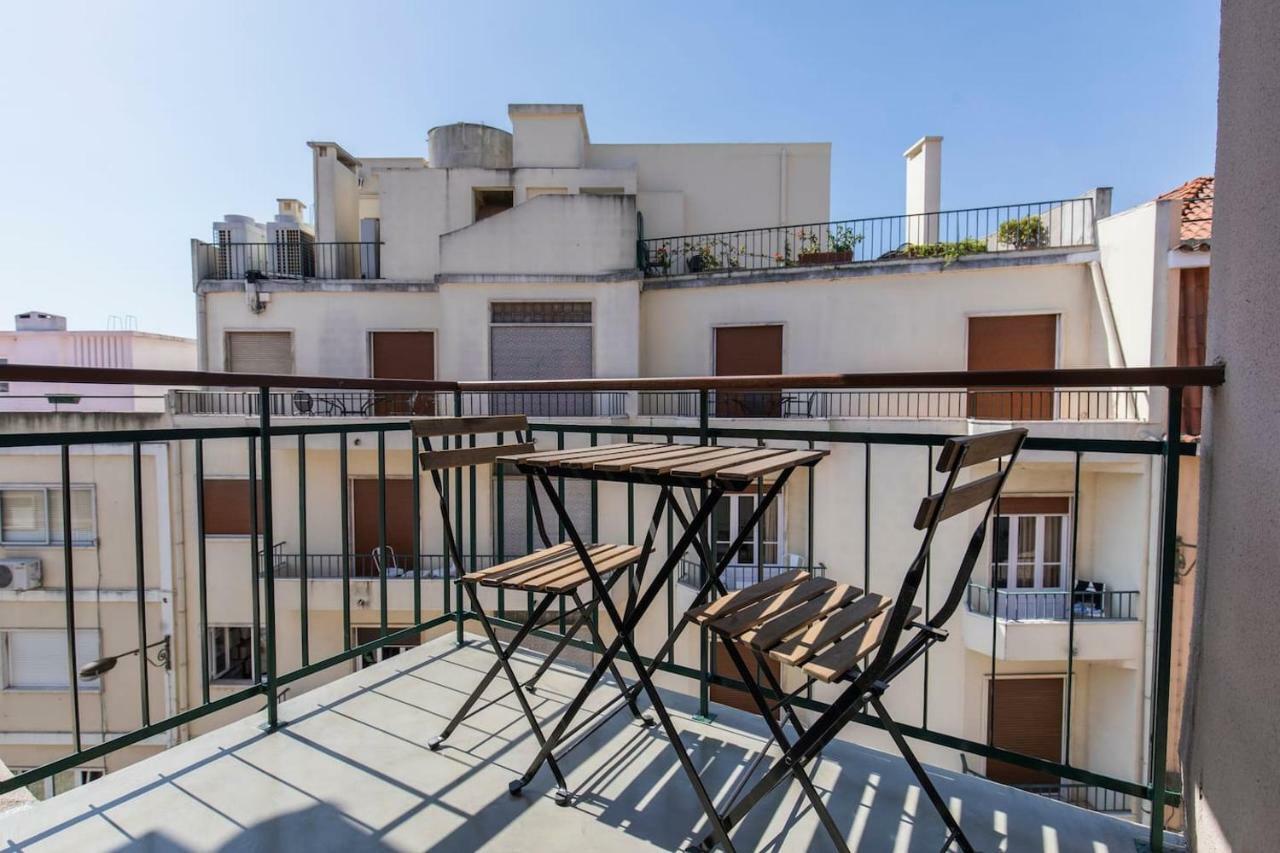 Lovelystay - Sunshine In The Heart Of Graca Apartment *