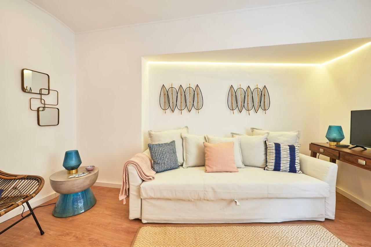 Belem Light Filled Apartment, By Timecooler