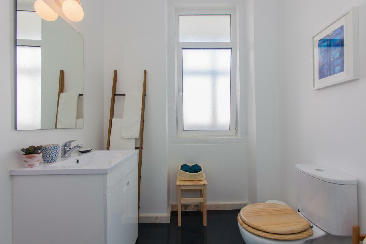Apartment Typical Light Filled Graca W Ac, By Timecooler