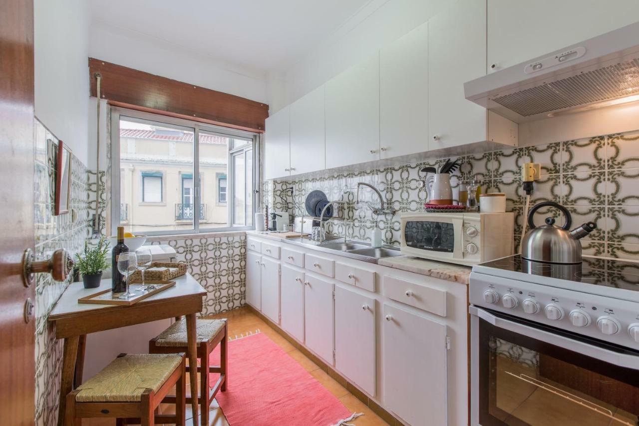 Light Filled Apartment, By Timecooler Appartement Lissabon