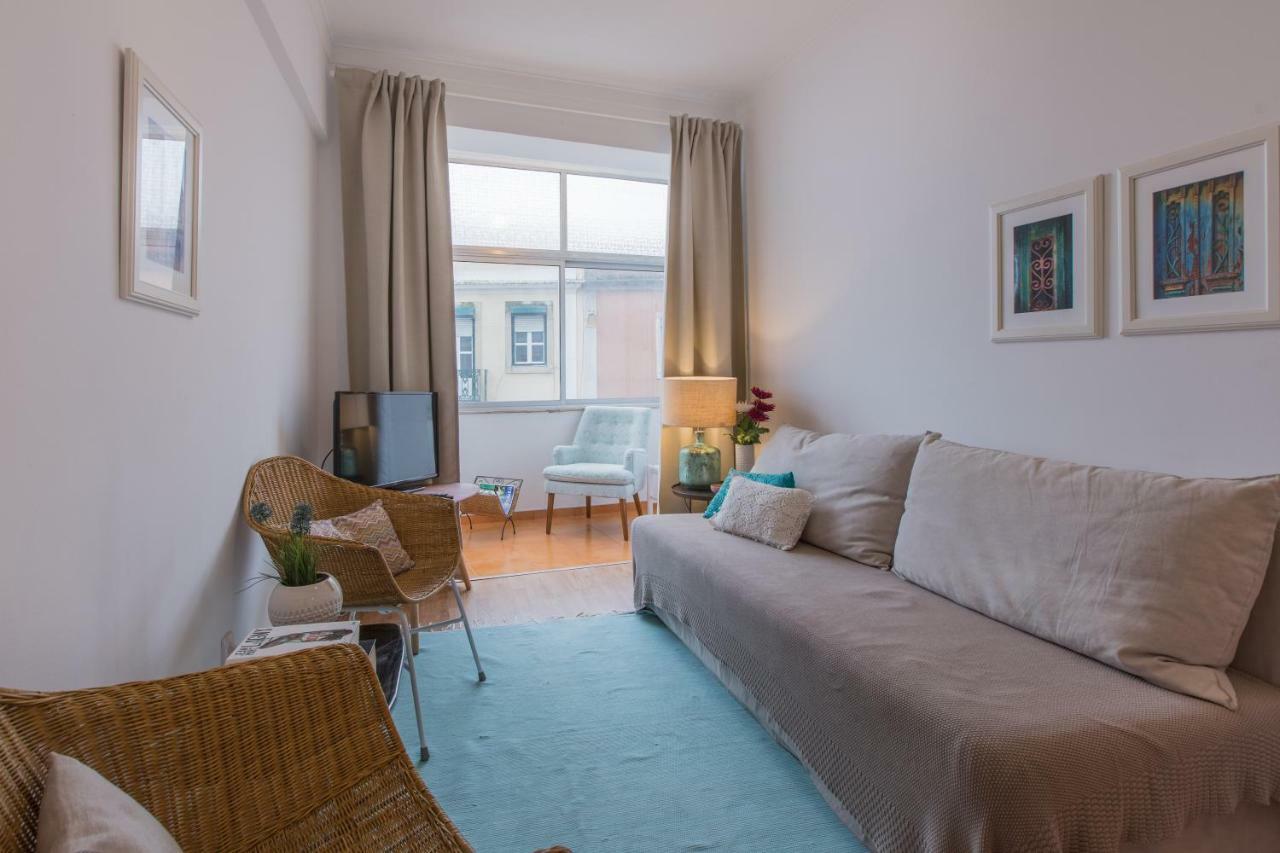 Light Filled Apartment, By Timecooler Lissabon