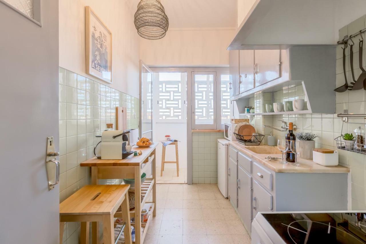 Renovated Sunny With Amazing Sunset Balcony , By Timecooler Apartment