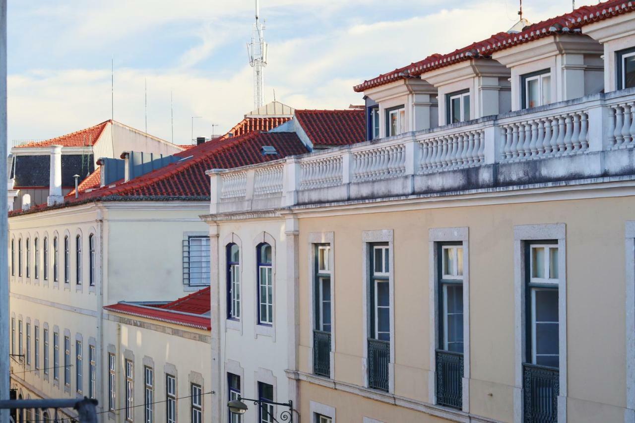 Joivy Bold And Colourful 1-bed Flat At The Heart Of Chiado, Nearby Carmo Convent Lisbon