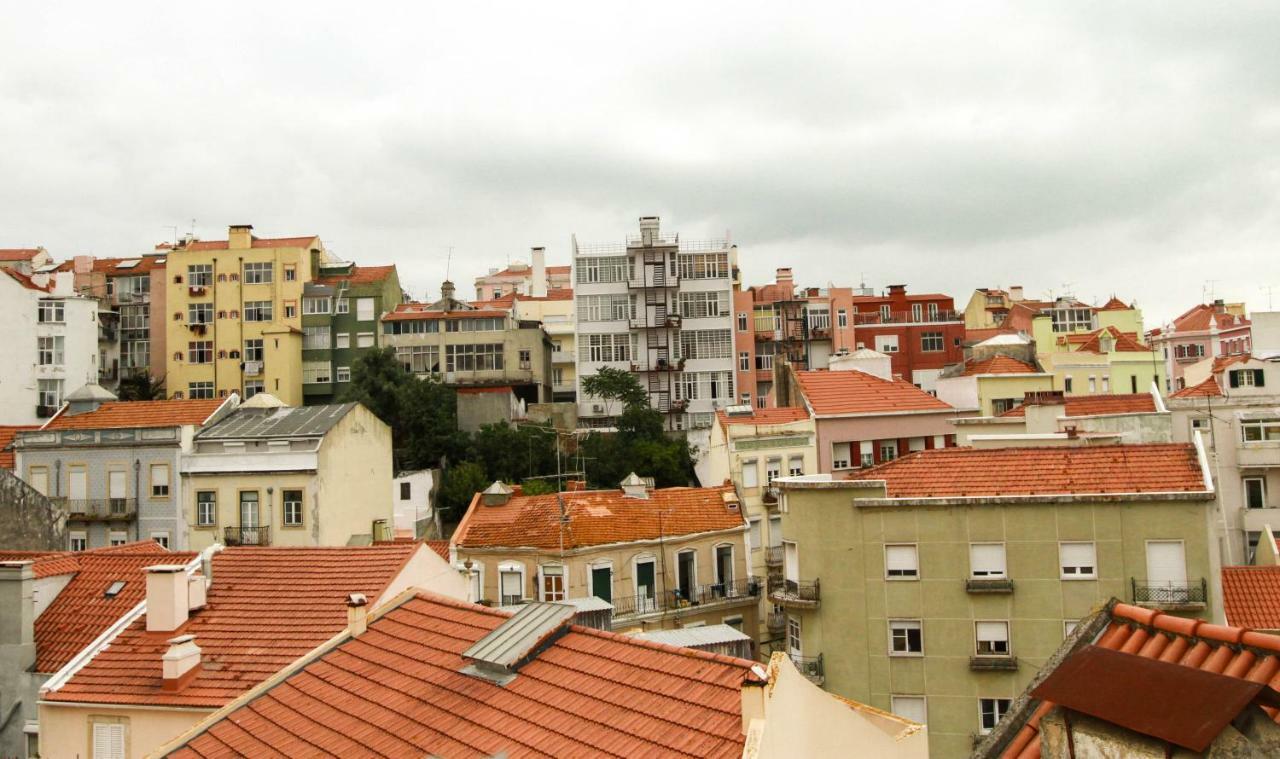 Cozy And Spacious In Graca, Lisbon