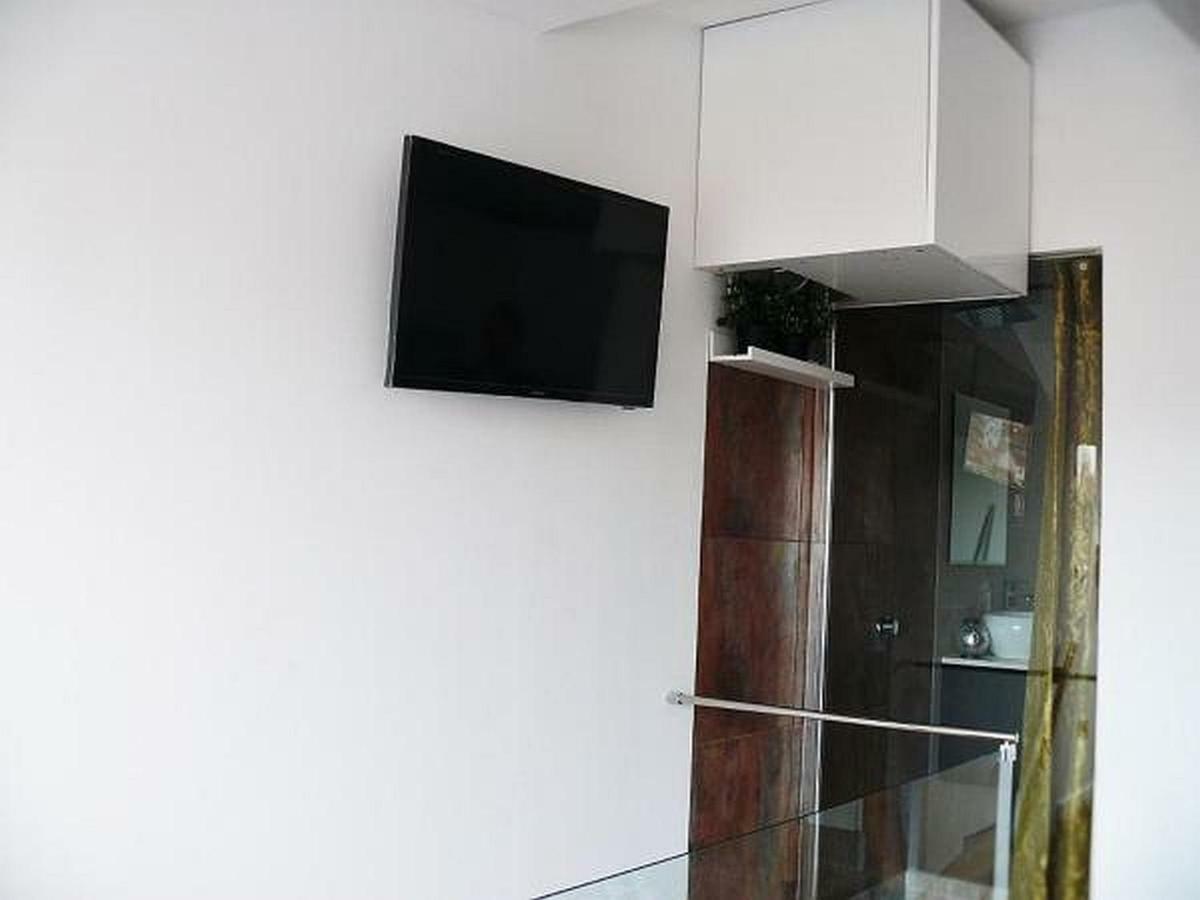 Skyline Terrace Apartment *