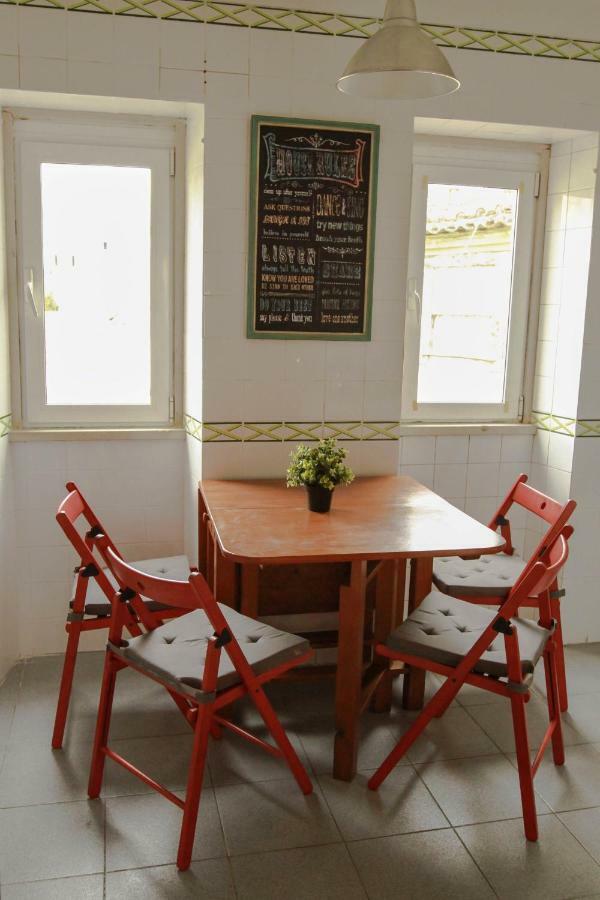 Apartment Cozy And Spacious In Graca, Lisbon