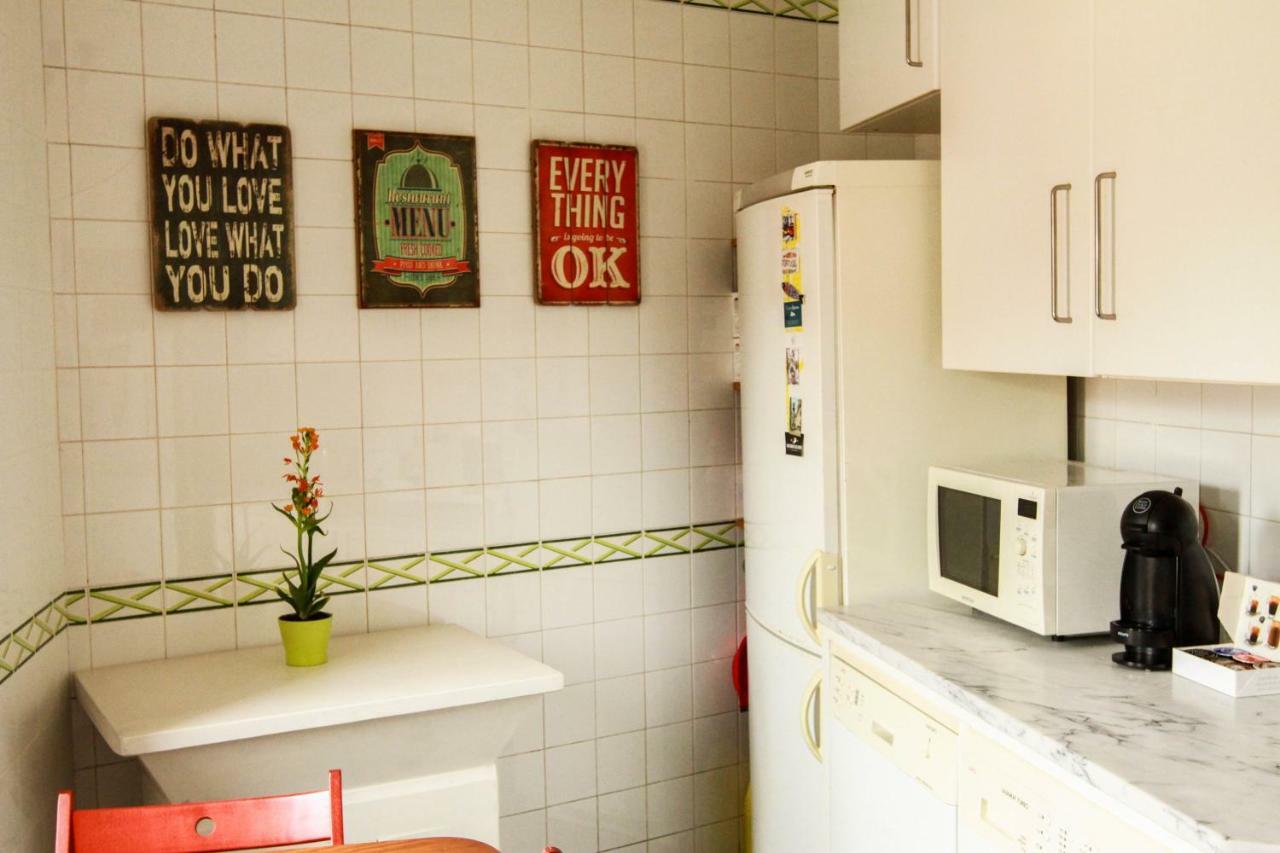 Apartment Cozy And Spacious In Graca, Lisbon