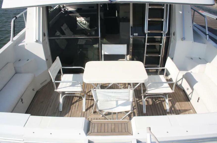 Bateau-hôtel Beautiful&magnific Yacht For 6 Persons *