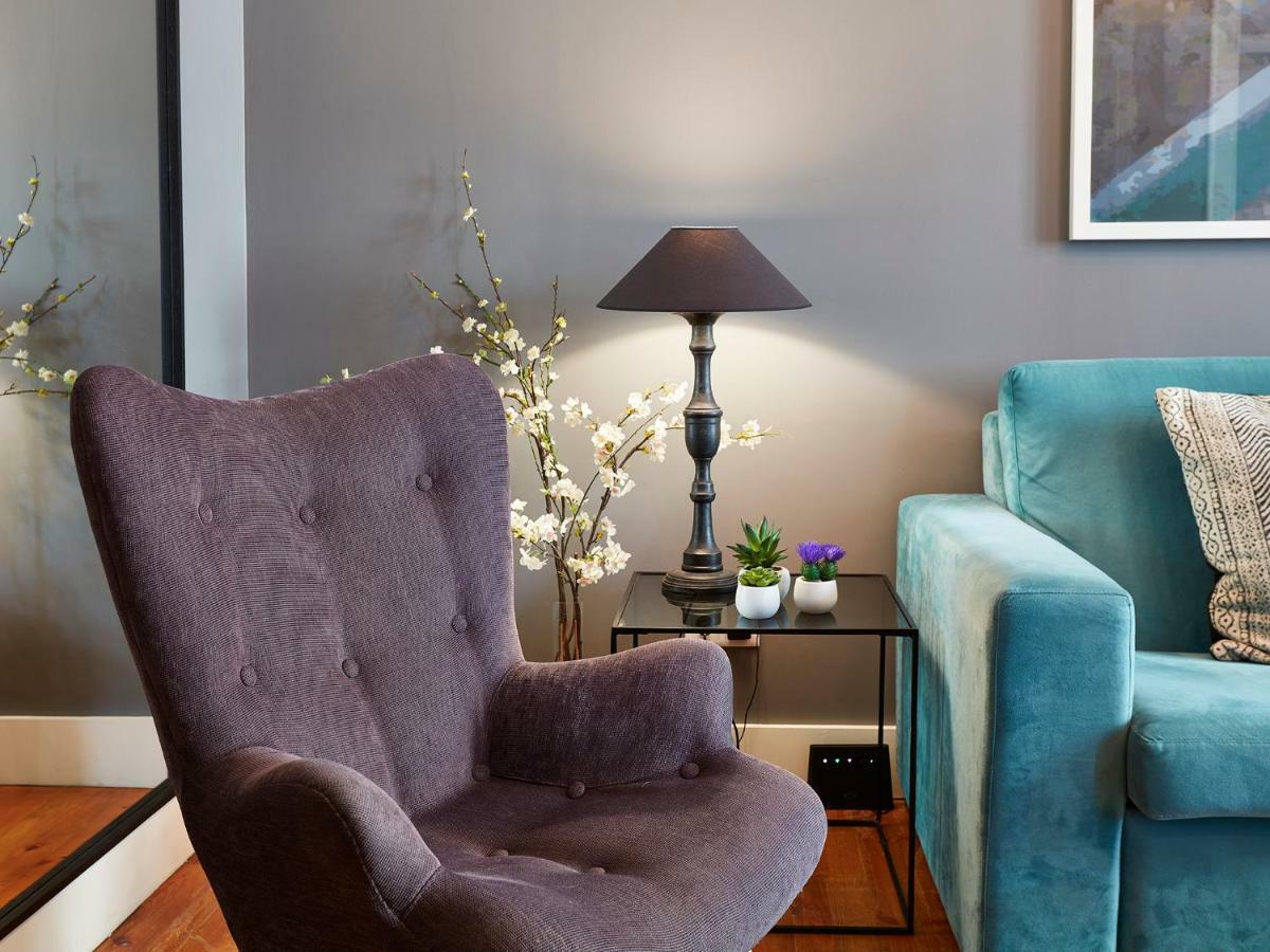 Apartment Canaan Boutique Fanqueiros 114 By Get Your *