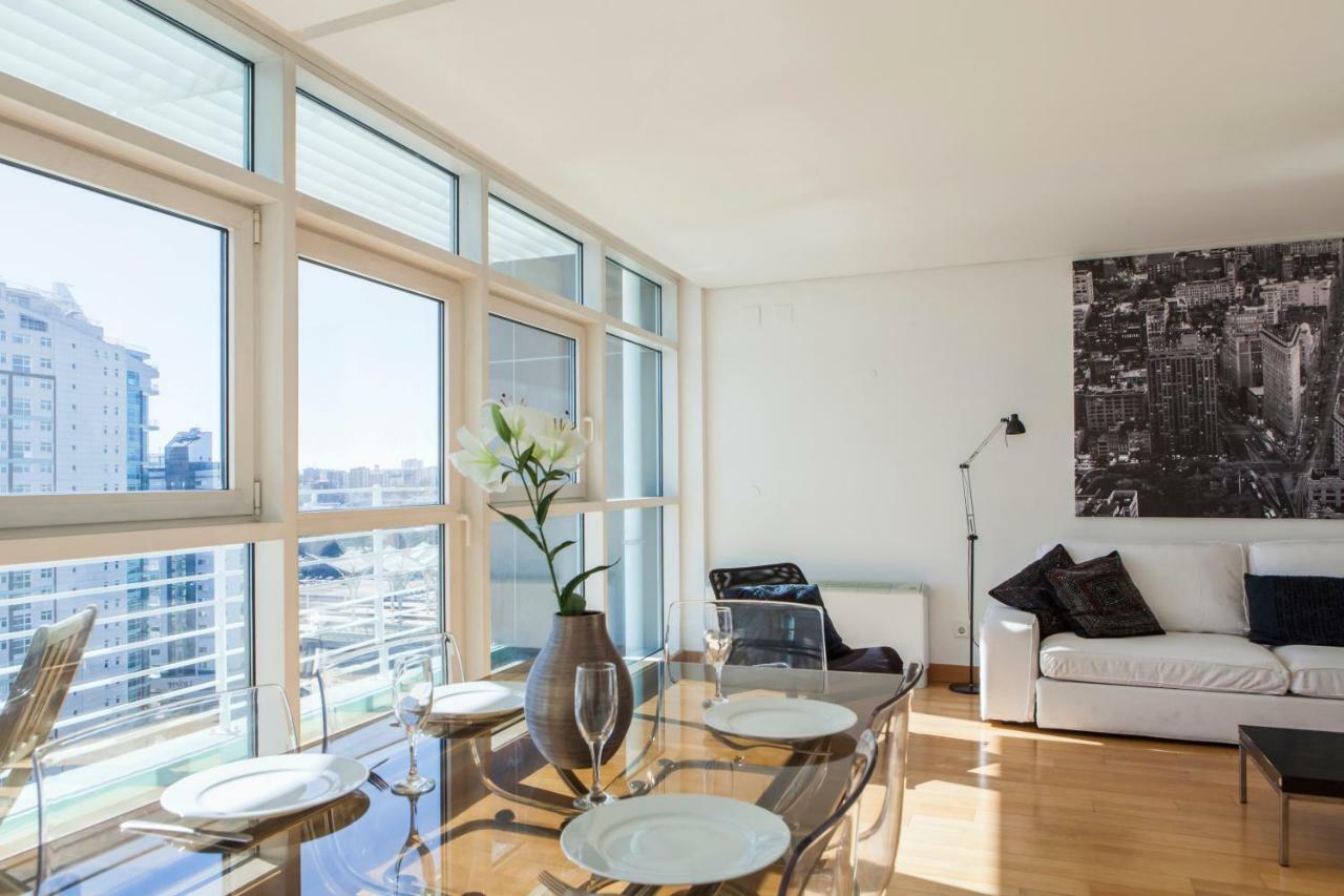 Appartement Rent4rest Parque Nacoes 17th Floor River View Lissabon