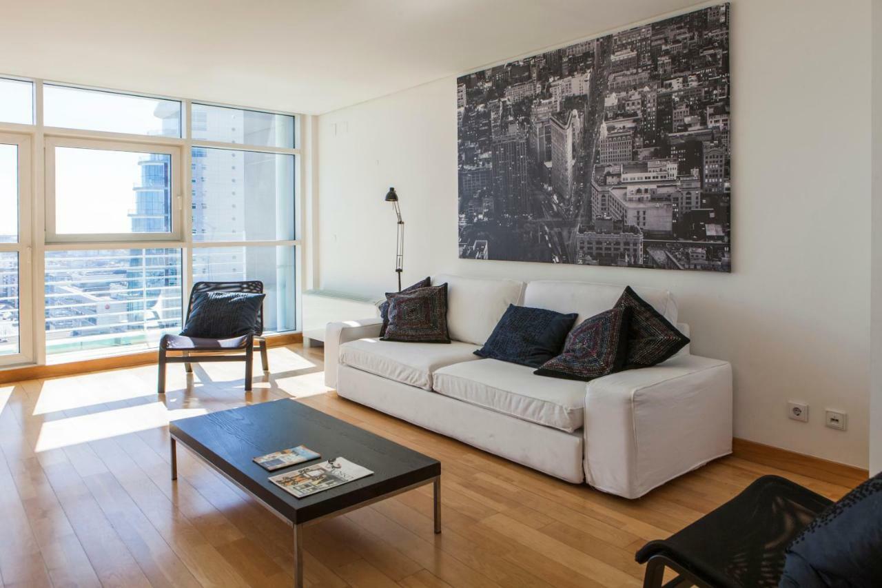 Rent4rest Parque Nacoes 17th Floor River View Appartement *