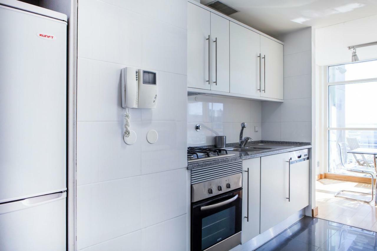 Rent4rest Parque Nacoes 17th Floor River View * Lissabon