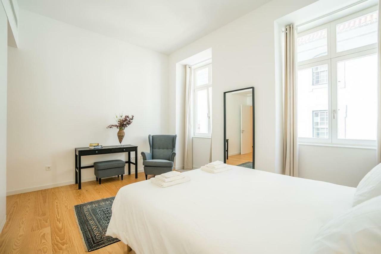 Spacious & Bright In Cais Sodre *