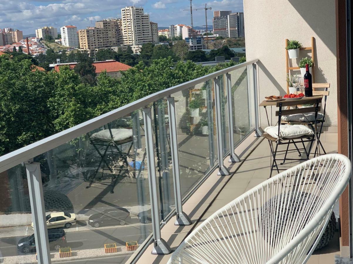 Charming With Balcony & Pool Apartment