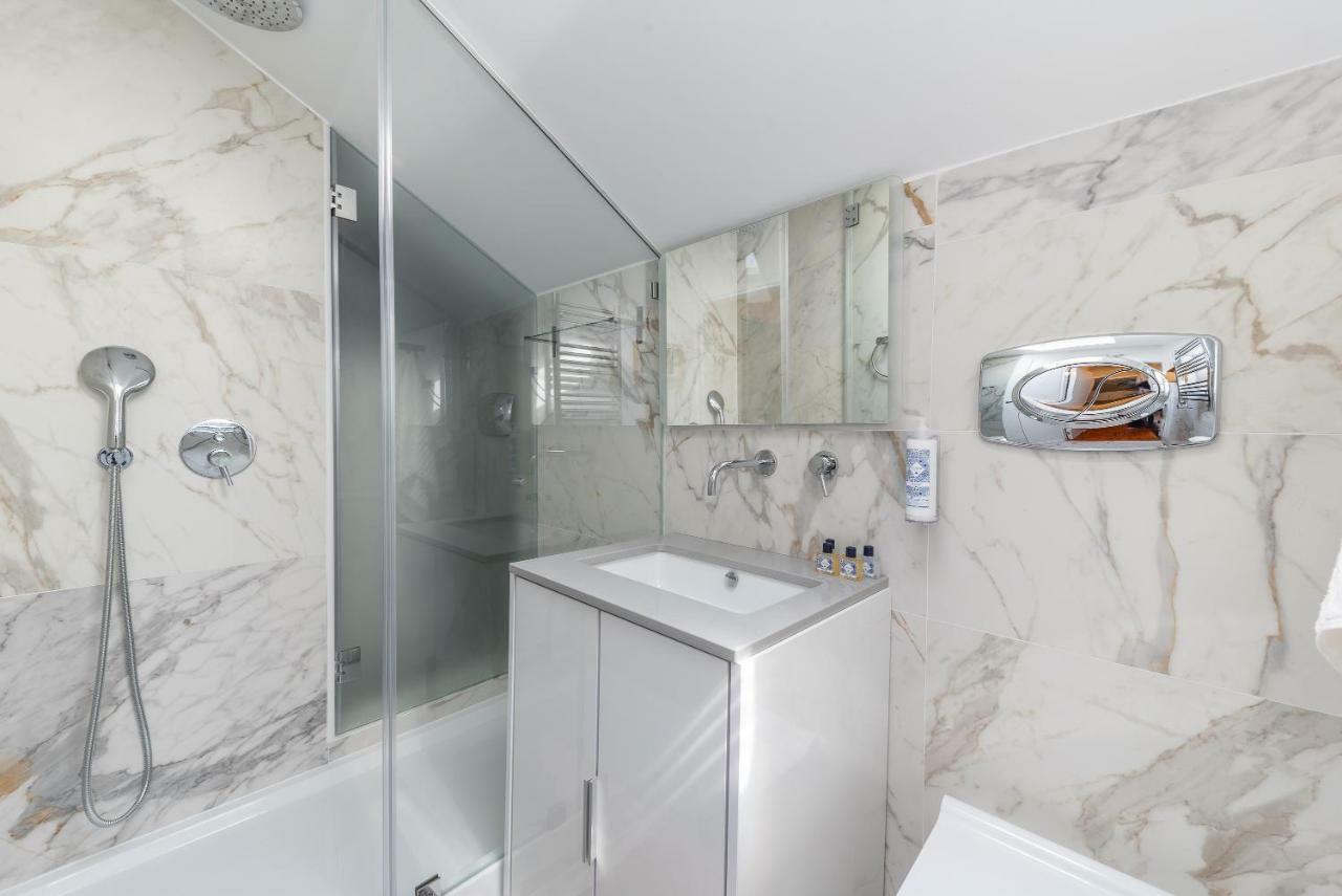 Style And Comfort In Downtown Appartement