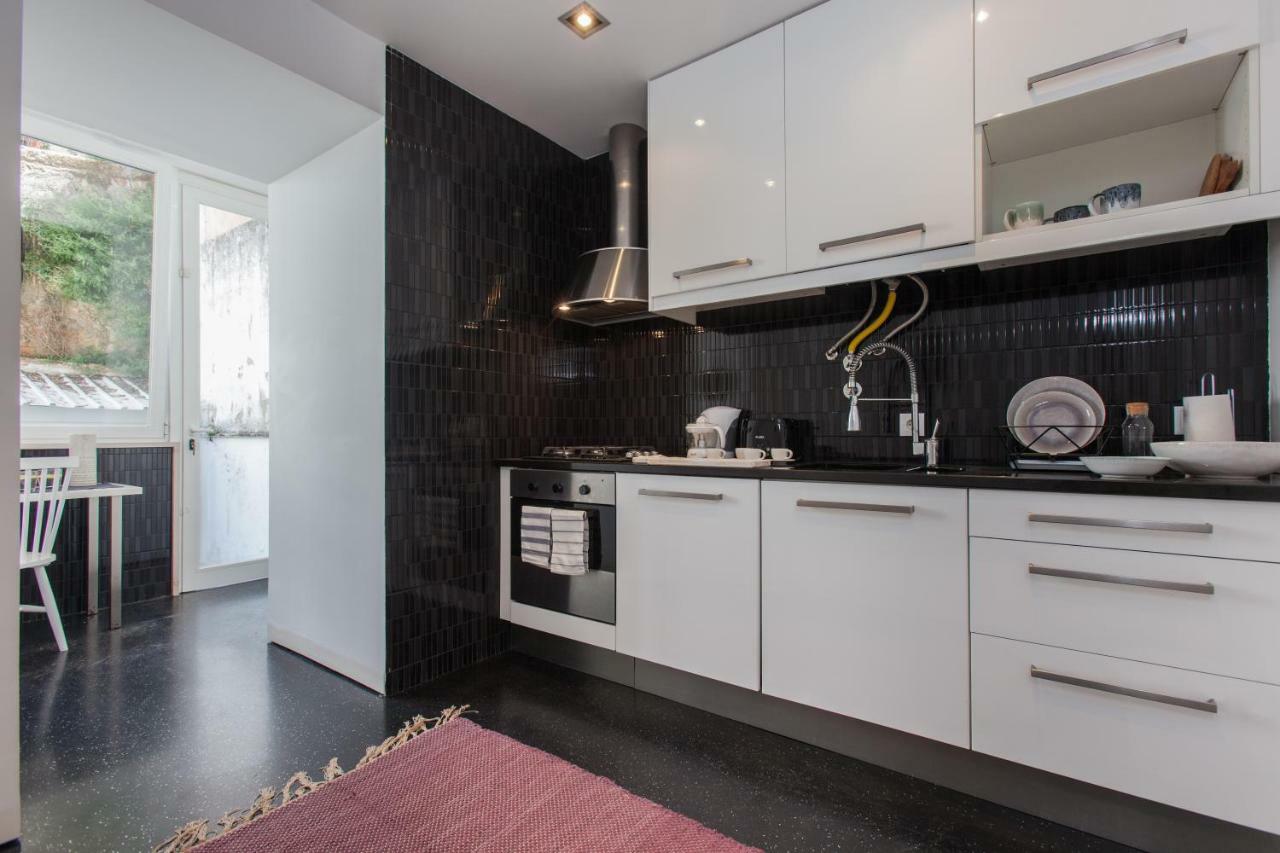 Renovated With Private Courtyard, By Timecooler Appartement *