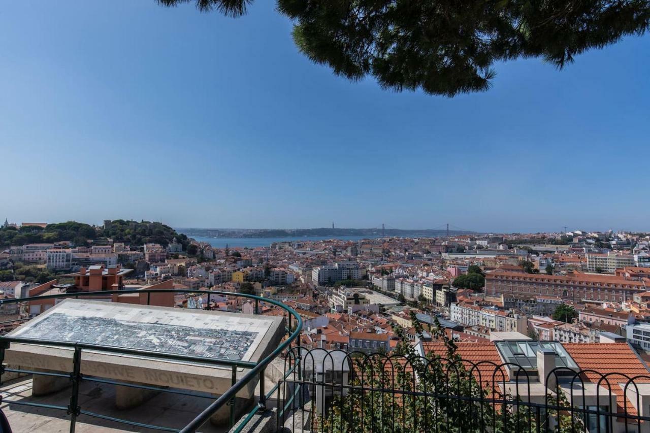 Lovelystay - Sunshine In The Heart Of Graca Lissabon