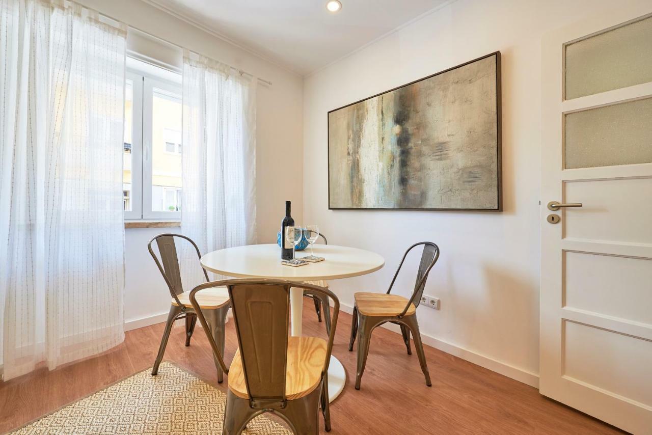 Belem Light Filled Apartment, By Timecooler